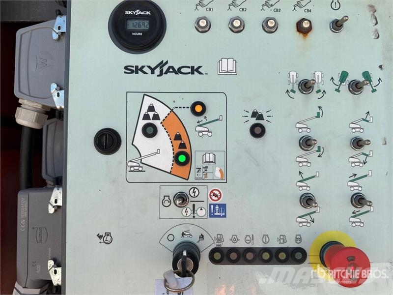 SkyJack SJ86T 4WD Diesel Telescopic Boom Lift رافعات سلة تلسكوبية