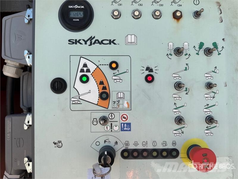 SkyJack SJ86T 4WD Diesel Telescopic Boom Lift رافعات سلة تلسكوبية