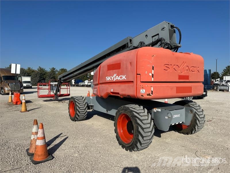 SkyJack SJ86T 4WD Diesel Telescopic Boom Lift رافعات سلة تلسكوبية