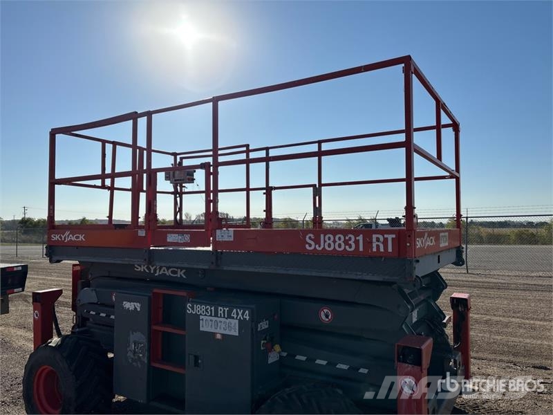 SkyJack SJ8831 Scissor lifts