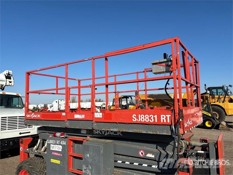 SkyJack SJ8831 Scissor lifts