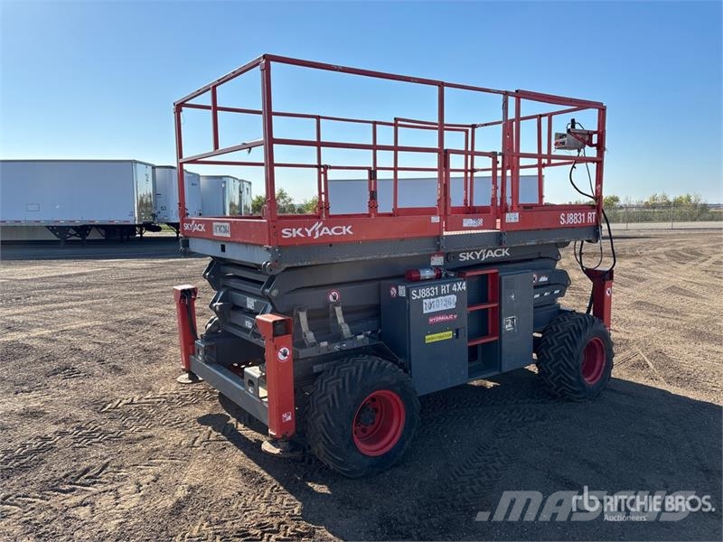 SkyJack SJ8831 Scissor lifts