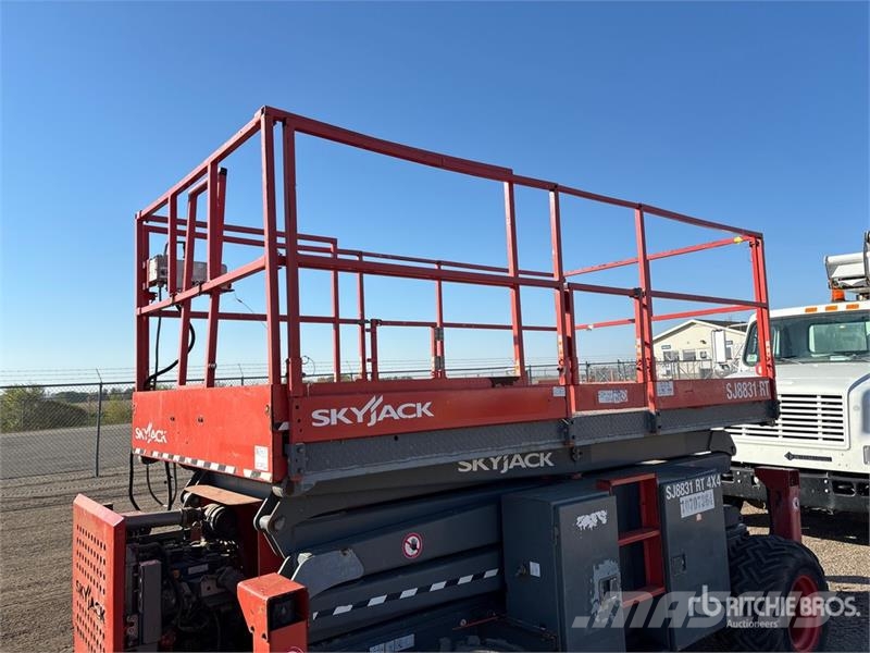 SkyJack SJ8831 Scissor lifts