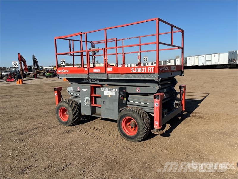 SkyJack SJ8831 Scissor lifts