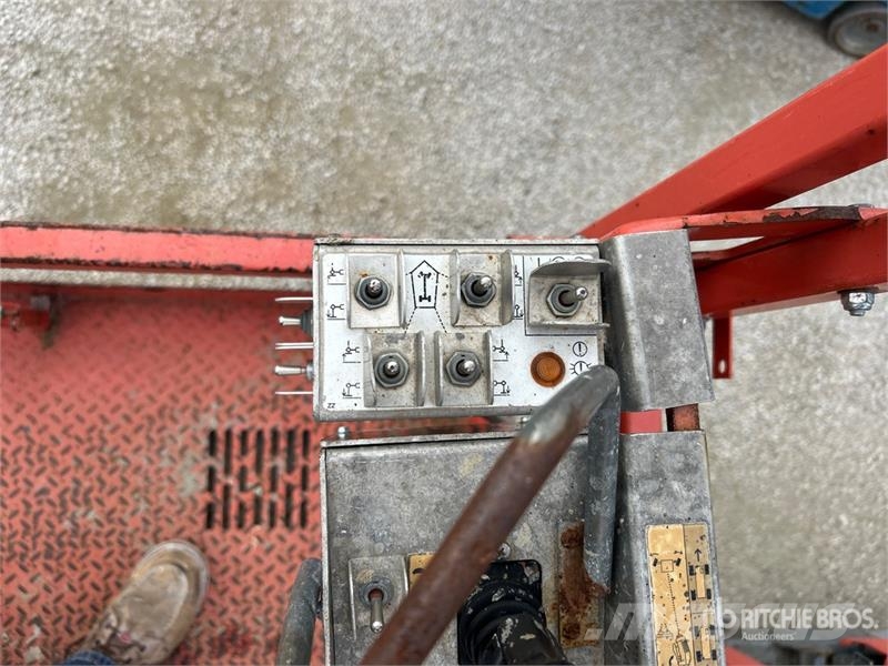 SkyJack SJ8841RT 4x4 Dual Fuel Scissor Lift Škarjaste dvižne ploščadi