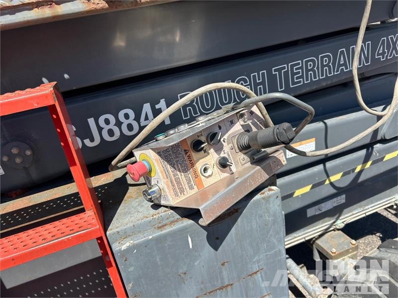 SkyJack SJ8841RT 4x4 Dual Fuel Scissor Lift Ανυψωτήρες ψαλιδωτής άρθρωσης
