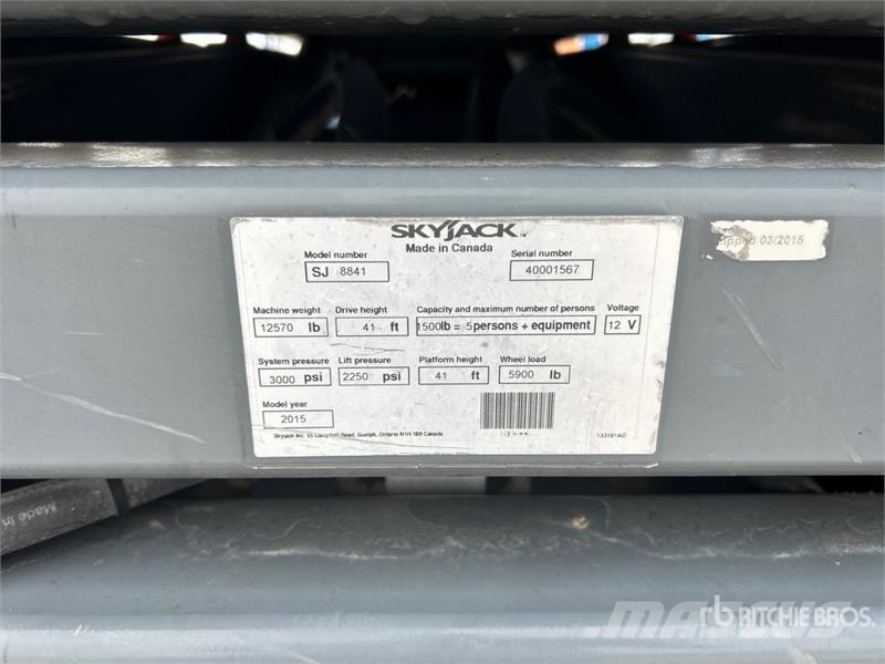 SkyJack SJ8841RT 4x4 Dual Fuel Scissor Lift Škarjaste dvižne ploščadi
