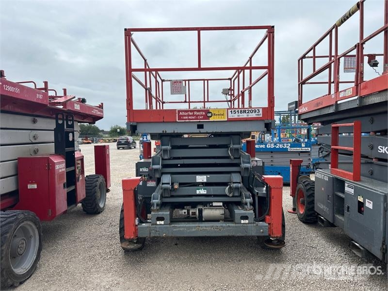 SkyJack SJ8841RT 4x4 Dual Fuel Scissor Lift Škarjaste dvižne ploščadi