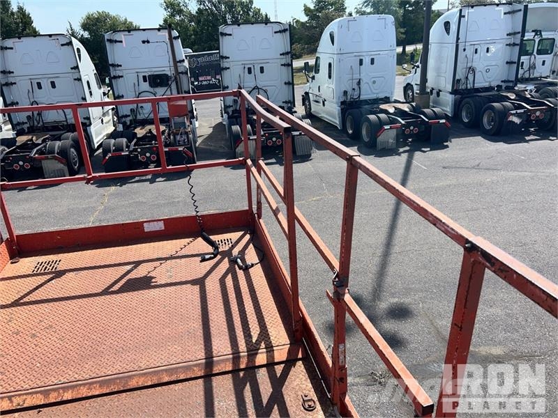 SkyJack SJ9250 4x4 Dual Fuel Scissor Lift Scissor lifts