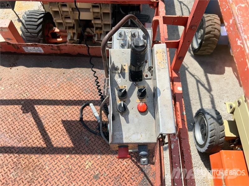 SkyJack SJ9250 Diesel Scissor Lift Scissor lifts