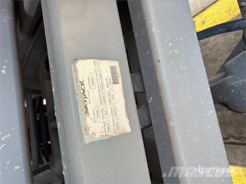 SkyJack SJ9250 Diesel Scissor Lift Scissor lifts