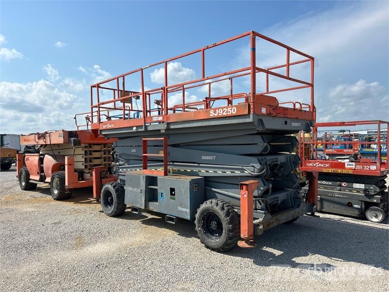 SkyJack SJ9250 Diesel Scissor Lift Scissor lifts
