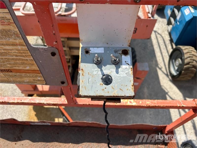 SkyJack SJ9250 Diesel Scissor Lift Scissor lifts