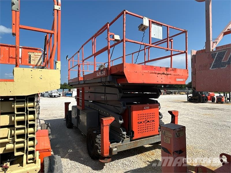 SkyJack SJ9250 Diesel Scissor Lift Scissor lifts