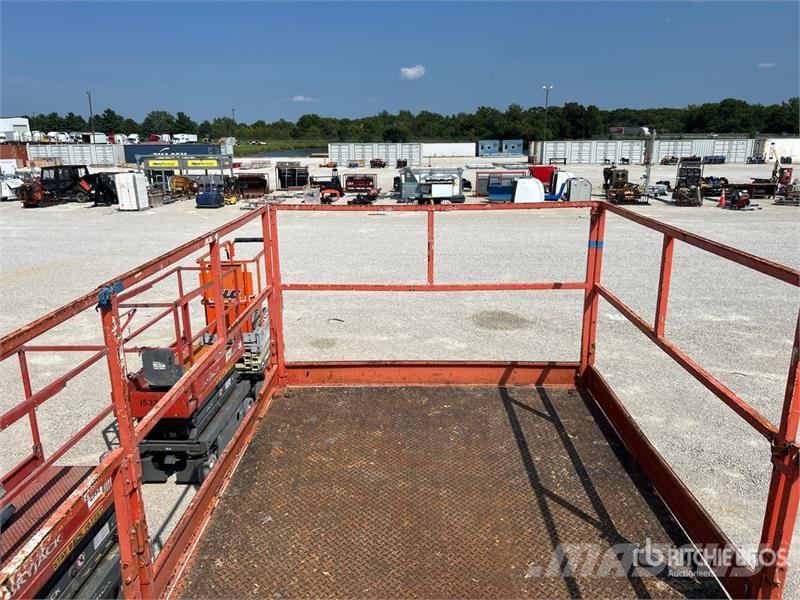 SkyJack SJ9250 Diesel Scissor Lift Scissor lifts
