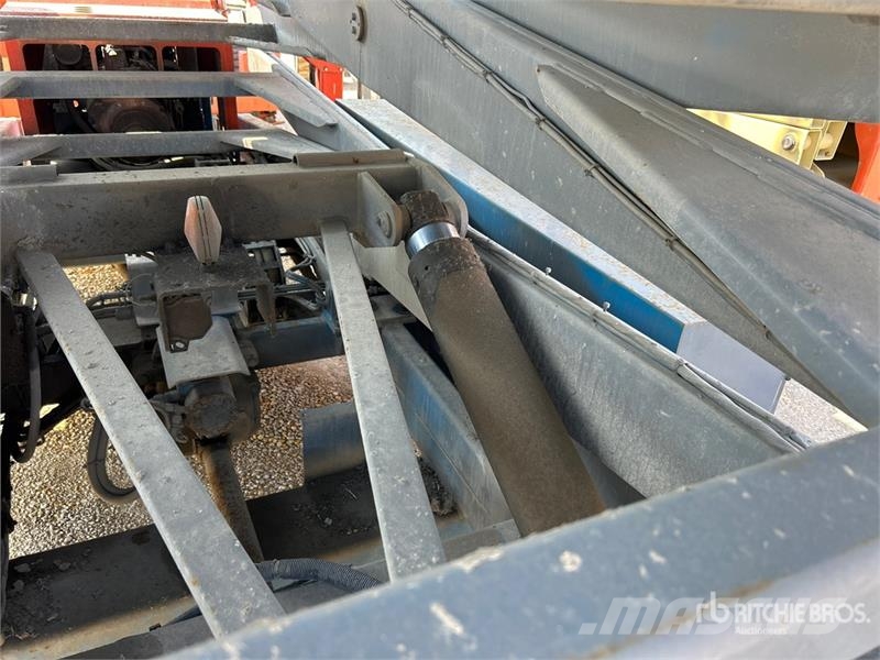 SkyJack SJ9250 Diesel Scissor Lift Scissor lifts