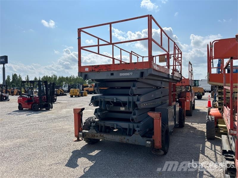SkyJack SJ9250 Diesel Scissor Lift Scissor lifts