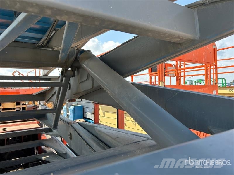 SkyJack SJ9250 Diesel Scissor Lift Scissor lifts