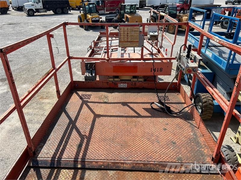 SkyJack SJ9250 Diesel Scissor Lift Scissor lifts