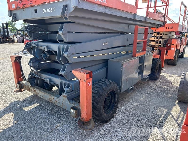 SkyJack SJ9250 Diesel Scissor Lift Scissor lifts