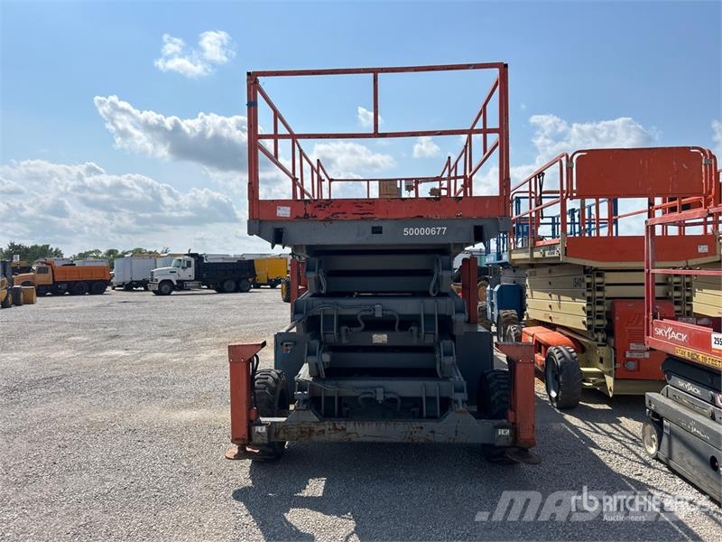 SkyJack SJ9250 Diesel Scissor Lift Scissor lifts