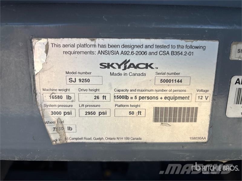 SkyJack SJ9250 RT 4x4 Dual Fuel Scissor Lift Scissor lifts