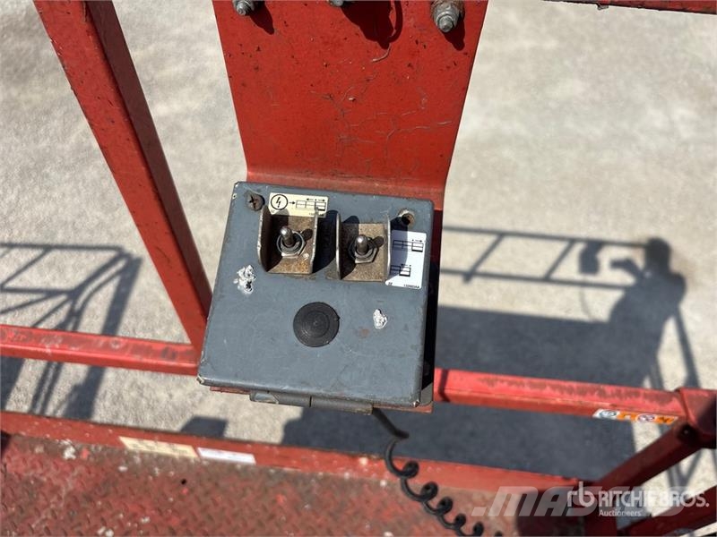 SkyJack SJ9250 RT 4x4 Dual Fuel Scissor Lift Scissor lifts