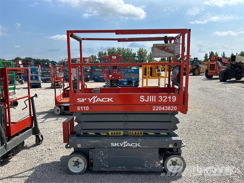 SkyJack SJIII-3219 Electric Scissor Lift Scissor lifts