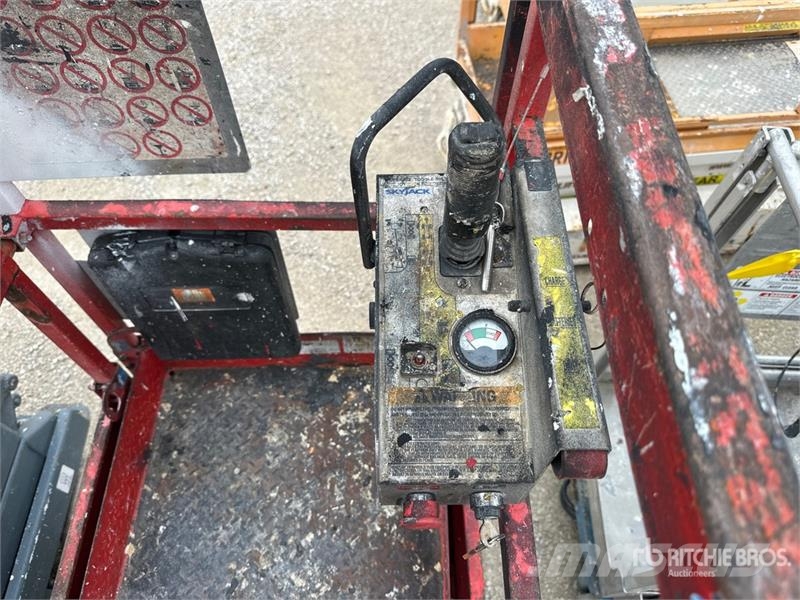 SkyJack SJIII-3219 Electric Scissor Lift Škarjaste dvižne ploščadi