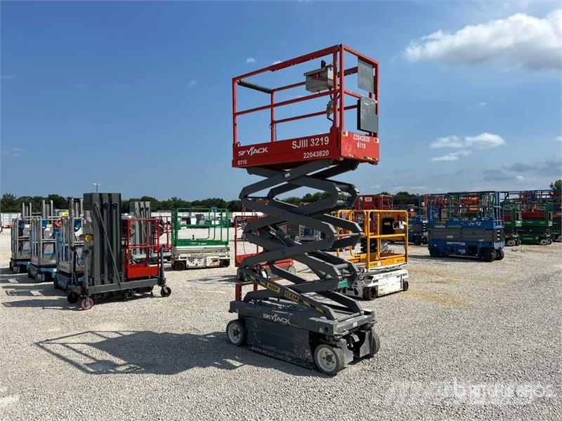 SkyJack SJIII-3219 Electric Scissor Lift Scissor lifts
