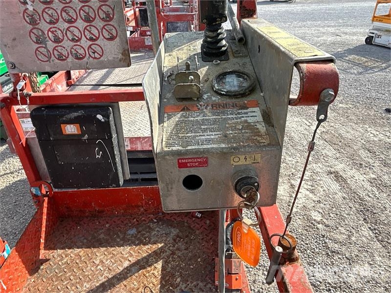 SkyJack SJIII 3226 Electric Scissor Lift Šķerveida pacēlāji