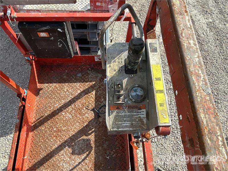 SkyJack SJIII 3226 Electric Scissor Lift Šķerveida pacēlāji