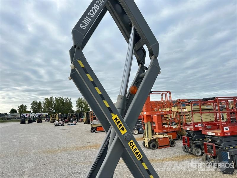 SkyJack SJIII 3226 Electric Scissor Lift رافعات مقصية الشكل