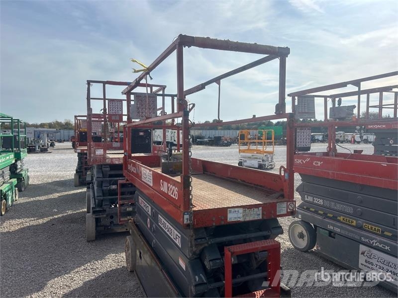 SkyJack SJIII 3226 Electric Scissor Lift Šķerveida pacēlāji
