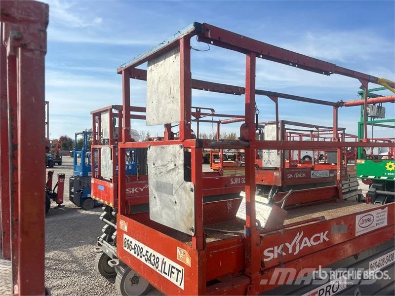 SkyJack SJIII 3226 Electric Scissor Lift Šķerveida pacēlāji
