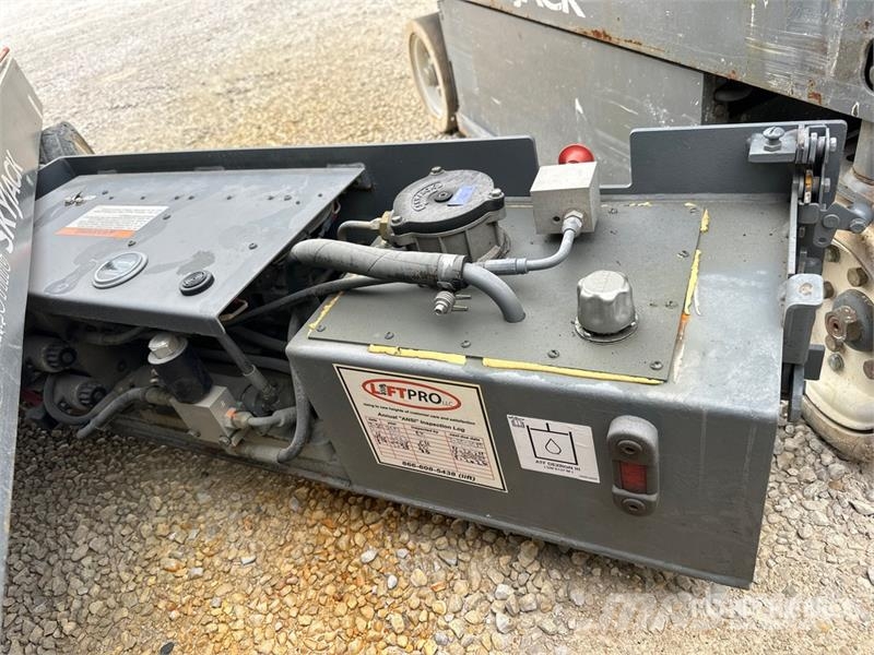 SkyJack SJIII 3226 Electric Scissor Lift رافعات مقصية الشكل