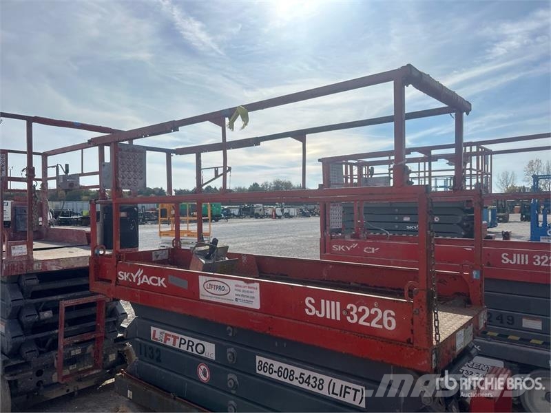 SkyJack SJIII 3226 Electric Scissor Lift Šķerveida pacēlāji