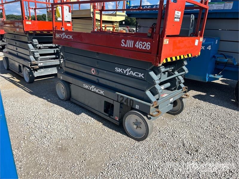 SkyJack SJIII-4626 Electric Scissor Lift Scissor lifts