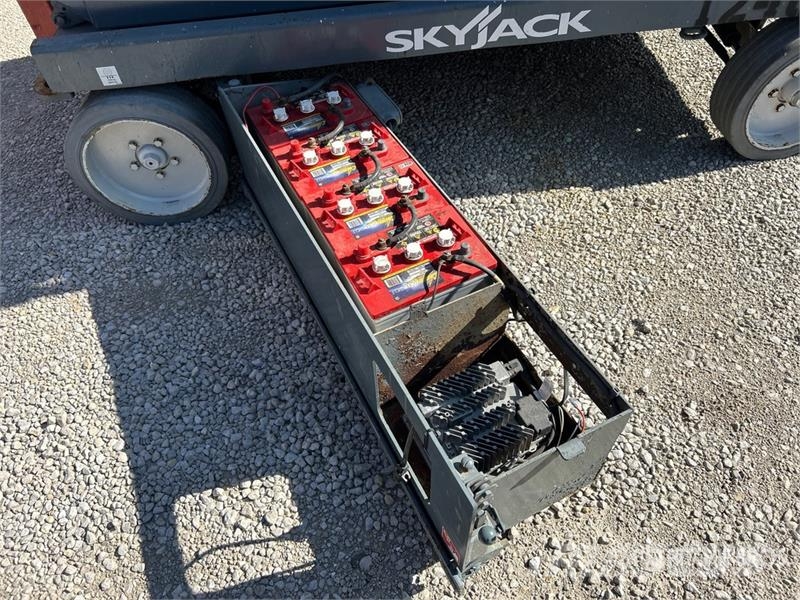 SkyJack SJIII-4626 Electric Scissor Lift Scissor lifts