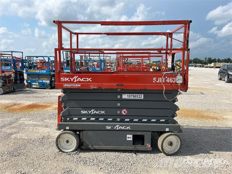 SkyJack SJIII-4632 Electric Scissor Lift Scissor lifts