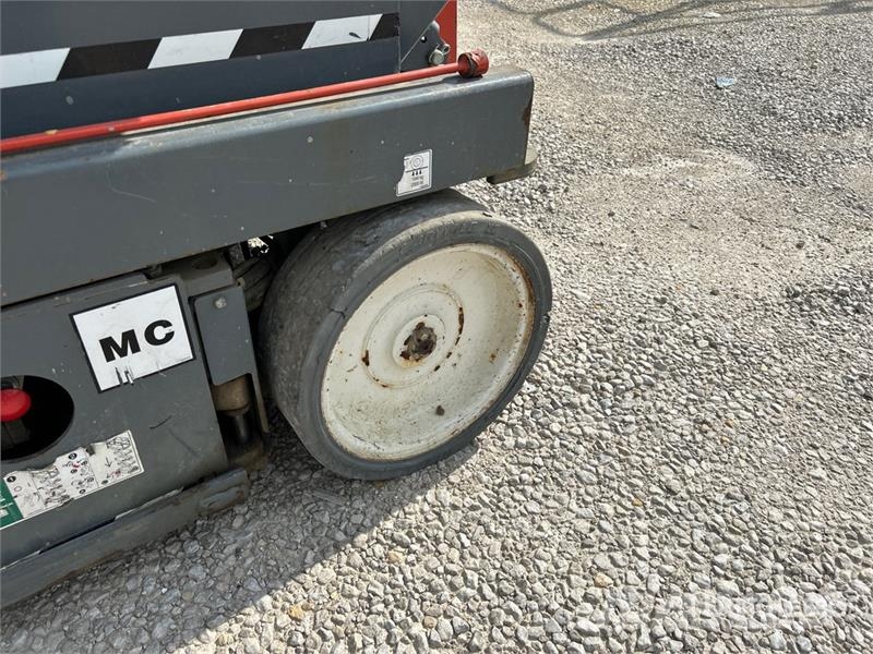SkyJack SJIII-4632 Electric Scissor Lift Scissor lifts