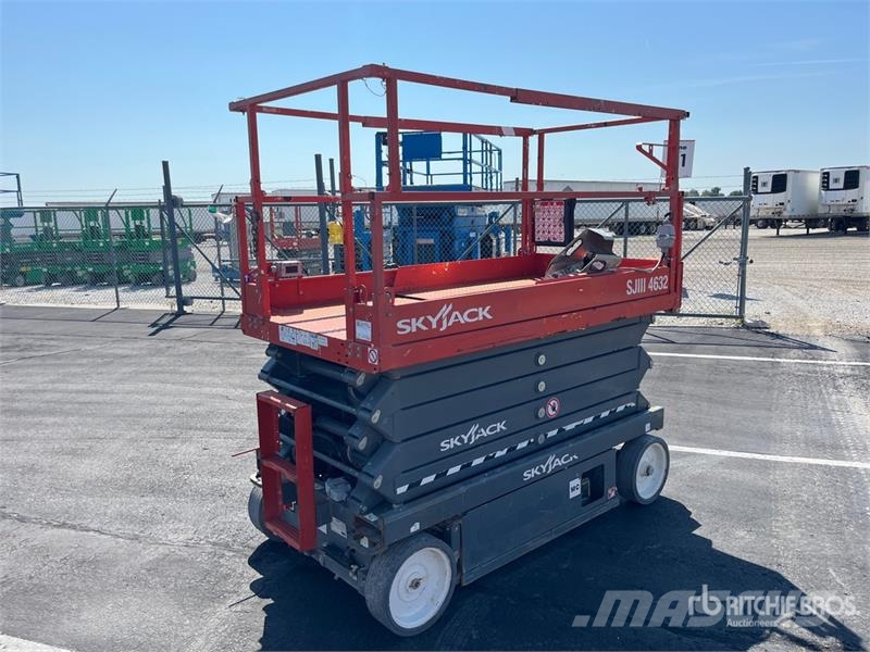 SkyJack SJIII 4632 Electric Scissor Lift Platforme foarfeca