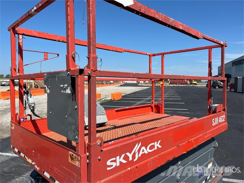 SkyJack SJIII 4632 Electric Scissor Lift Platforme foarfeca