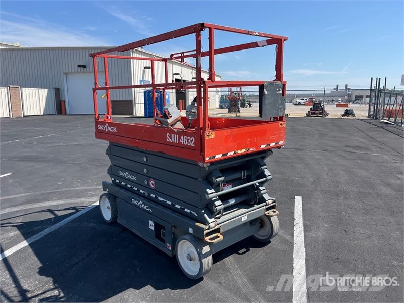 SkyJack SJIII 4632 Electric Scissor Lift Platforme foarfeca