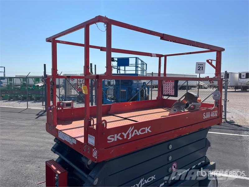 SkyJack SJIII 4632 Electric Scissor Lift Platforme foarfeca