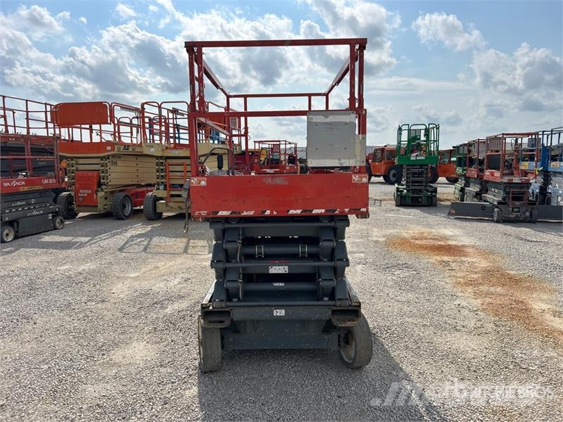 SkyJack SJIII-4632 Electric Scissor Lift Scissor lifts