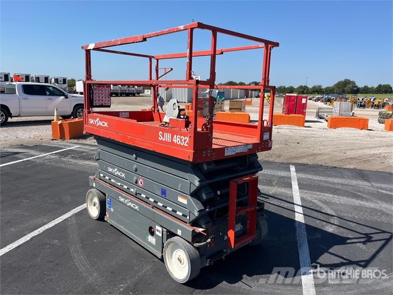 SkyJack SJIII 4632 Electric Scissor Lift Platforme foarfeca