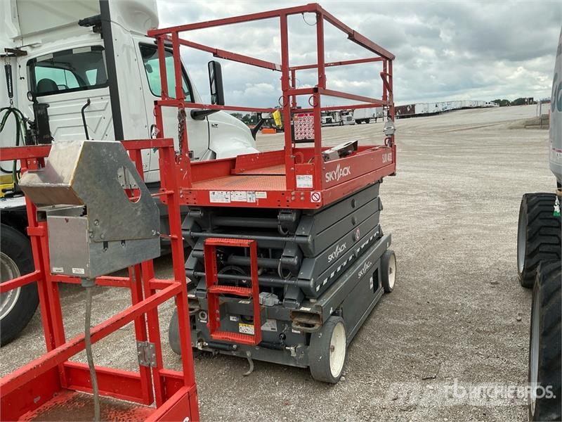 SkyJack SJIII 4632 Electric Scissor Lift Podnośniki nożycowe