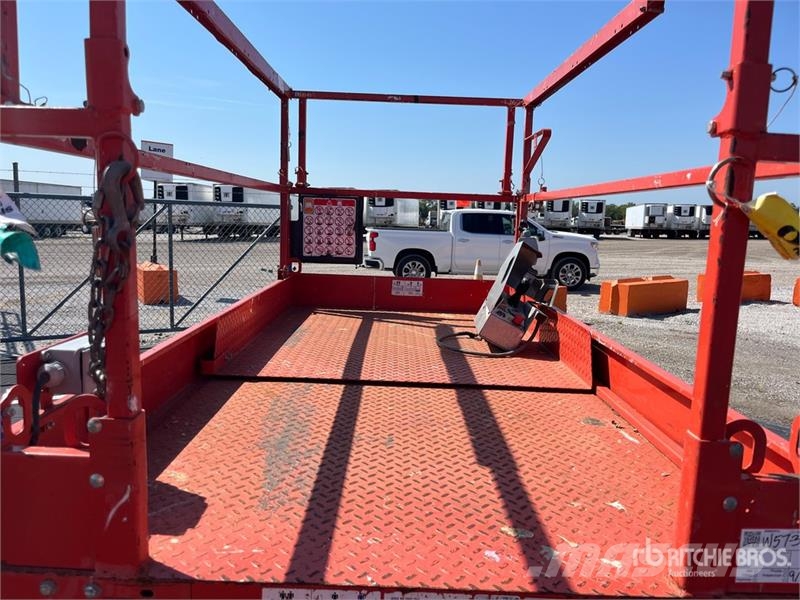 SkyJack SJIII 4632 Electric Scissor Lift Platforme foarfeca