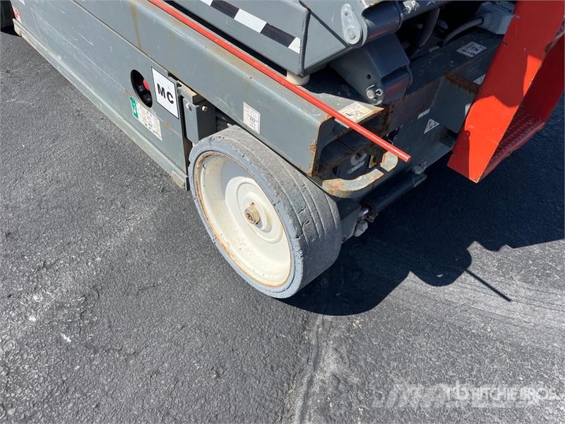SkyJack SJIII 4632 Electric Scissor Lift Platforme foarfeca
